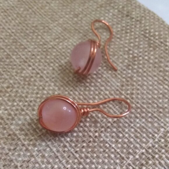 Handmade! Rose Quartz & Copper Dangle Earrings! Classy, Elegant, Trendy & Chic - Picture 3 of 8